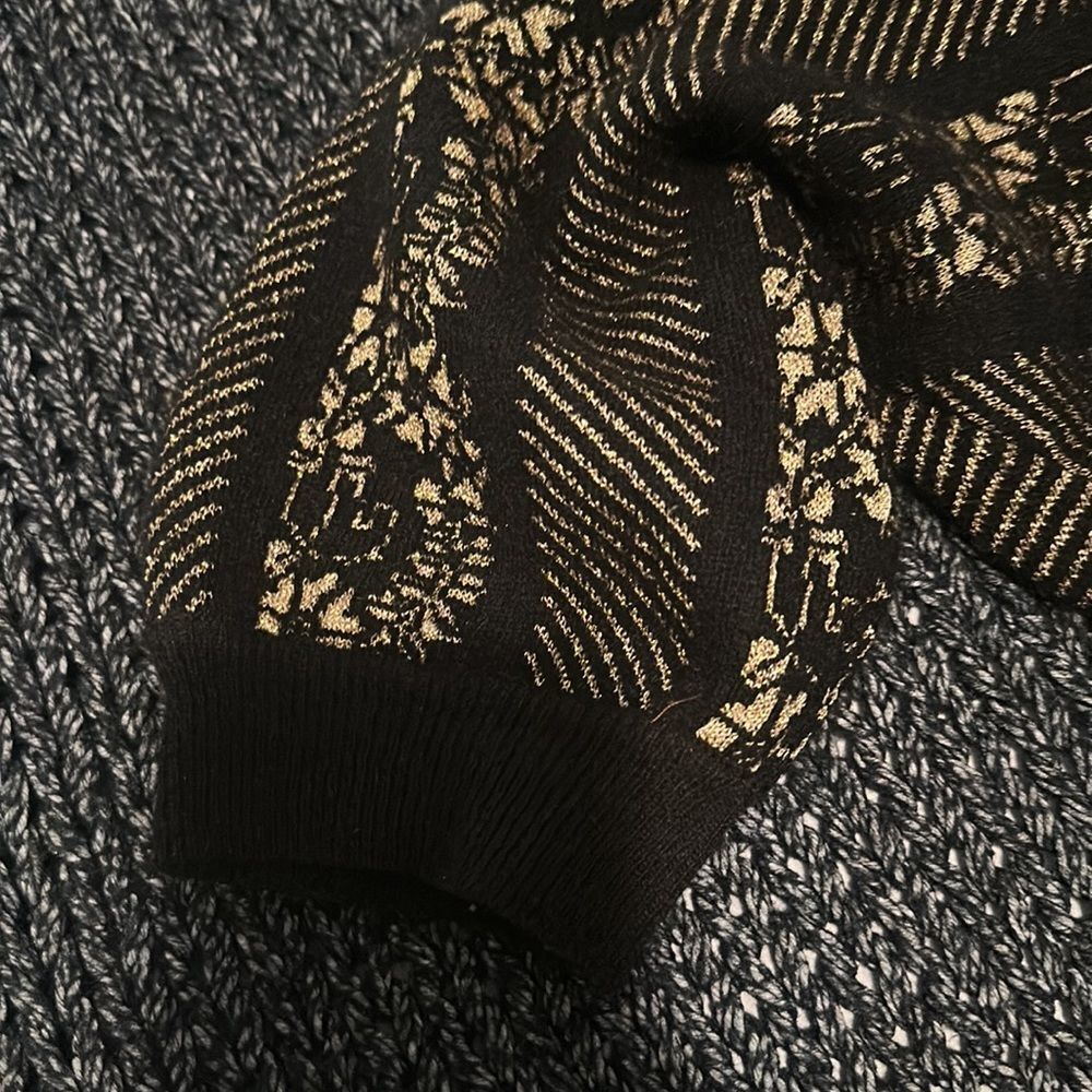 Omg THIS TOP!! - Picture 3 of 4